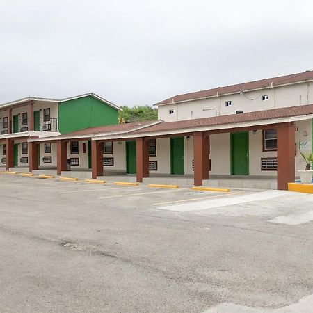 Capital O Palms Hotel, Acuna Ciudad Acuna Bagian luar foto