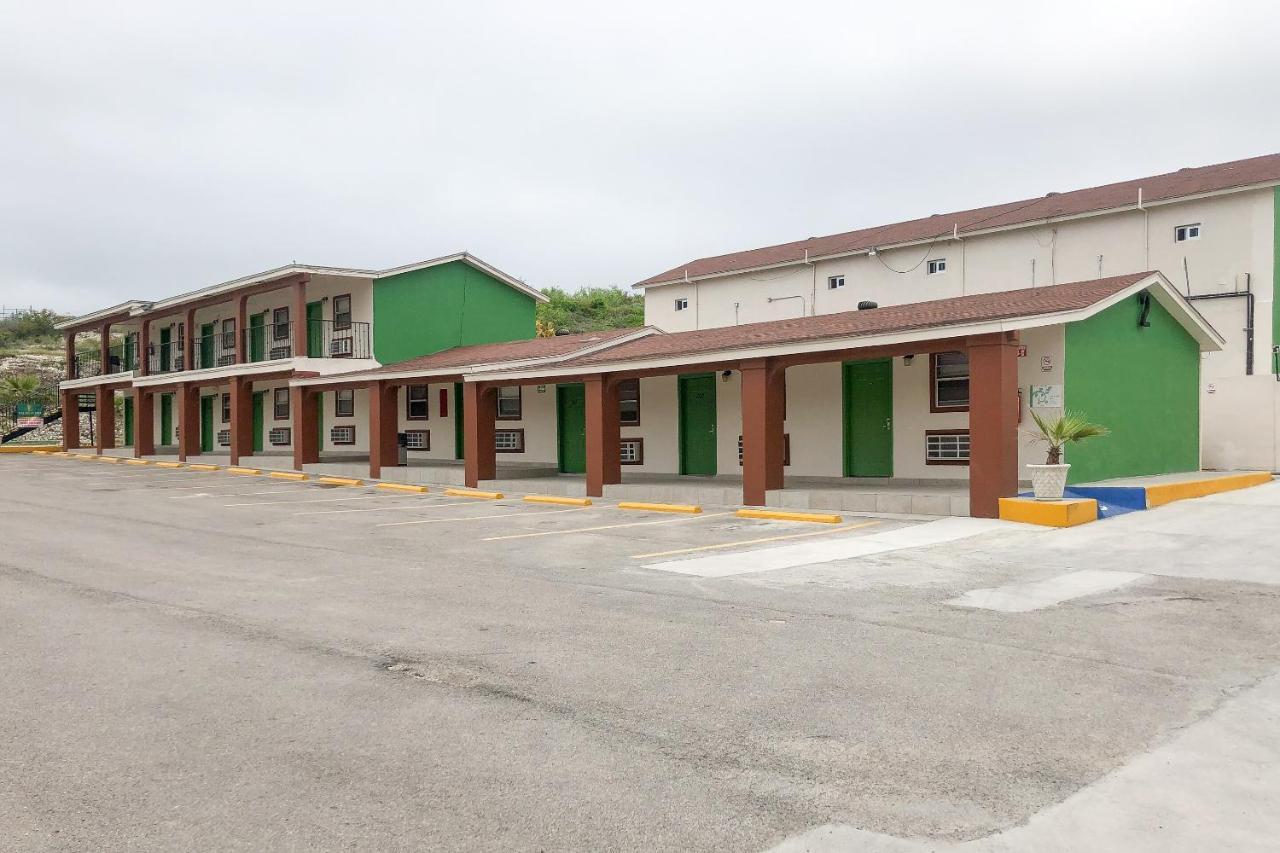 Capital O Palms Hotel, Acuna Ciudad Acuna Bagian luar foto