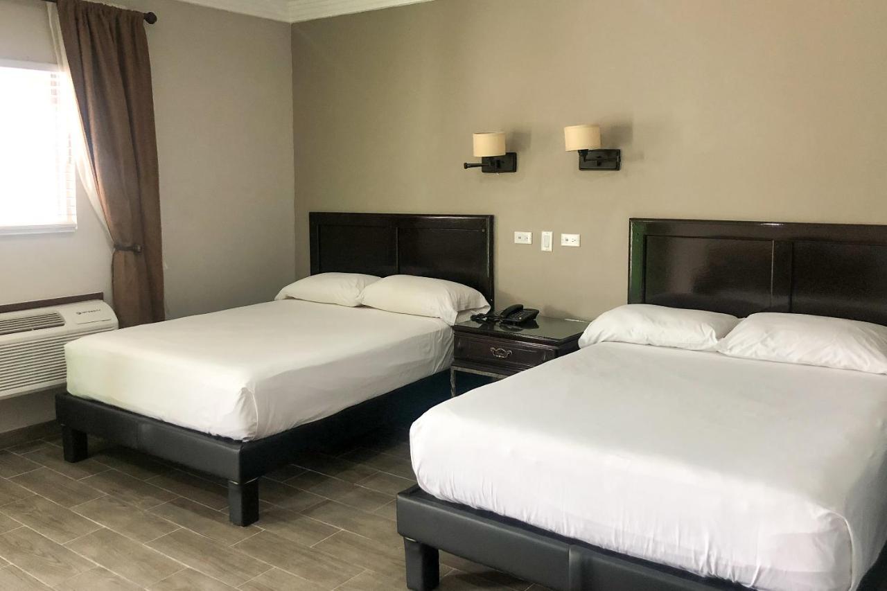 Capital O Palms Hotel, Acuna Ciudad Acuna Bagian luar foto